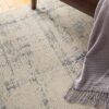 Nourison alfombra Rustic Textures RUS06 IVBLU IVORY BLUE 5X7 09944647633 interior 2 C