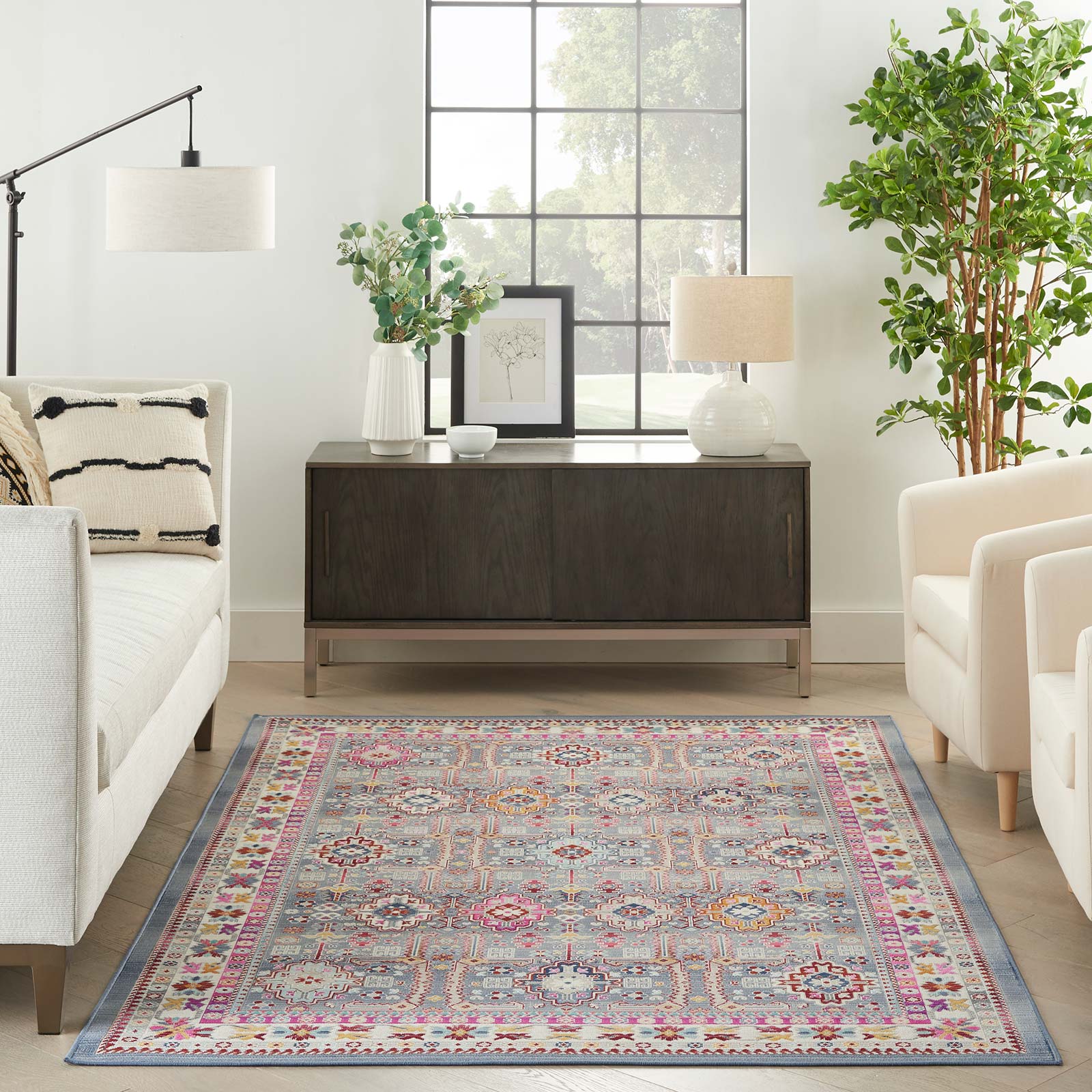 Nourison alfombra Vintage Kashan VKA05 GYMTC GREY MULTICOLOR 5X8 099446811837 interior 3